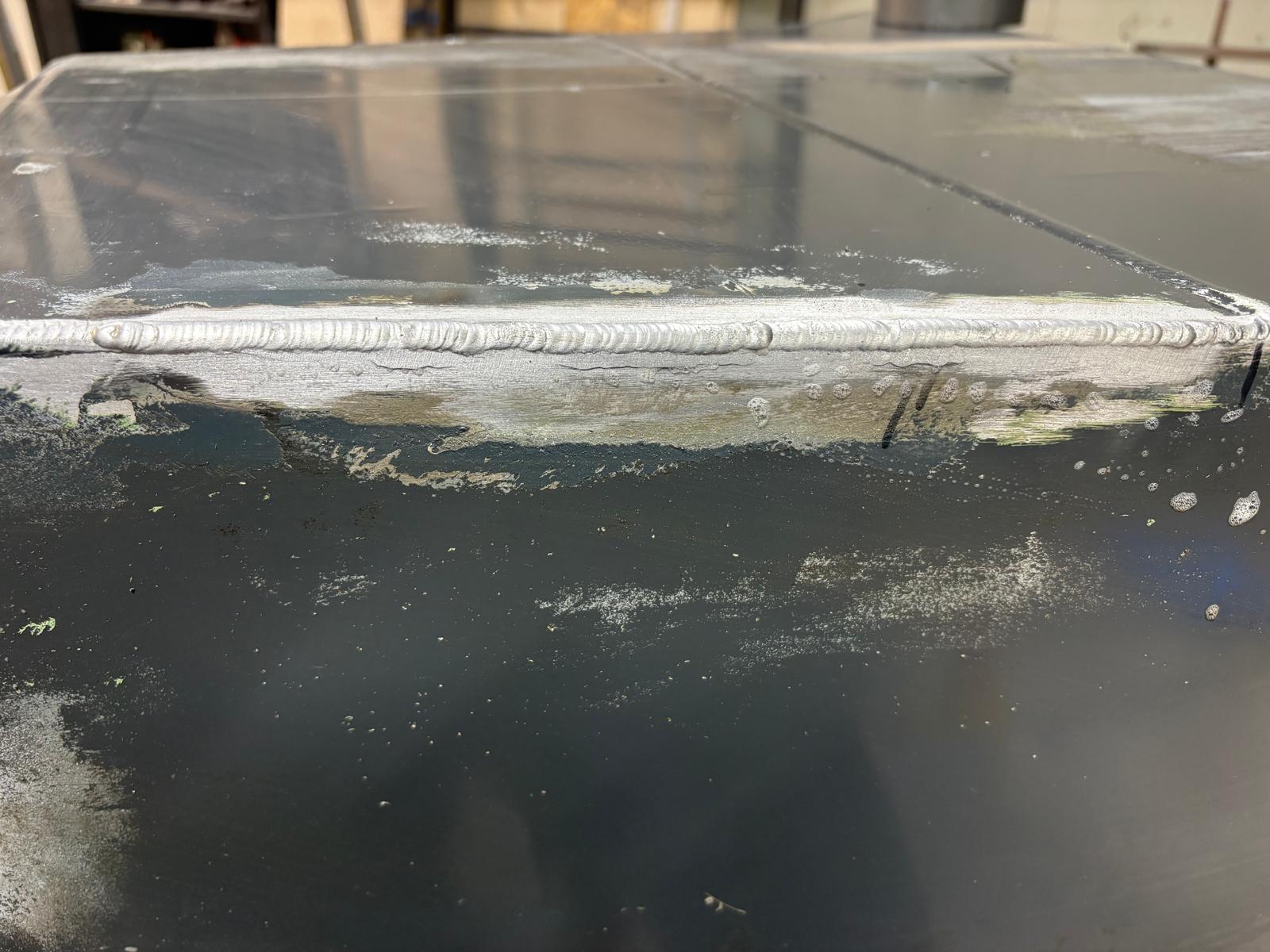 Ervaren lasser voert specialistisch aluminium laswerk uit in Doesburg. voor een klant in Loo gelderland